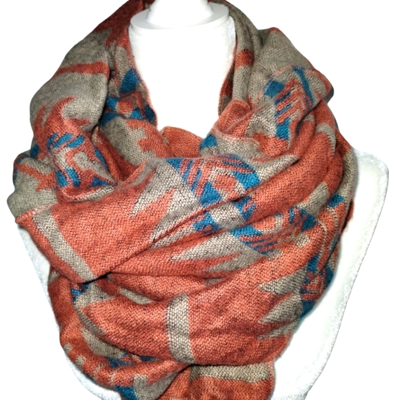 Scarf - Picture 1 of 10